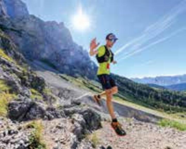 Durch-Klamm-und-Klettersteig-Der-Torlauf-Dachstein-ruft
