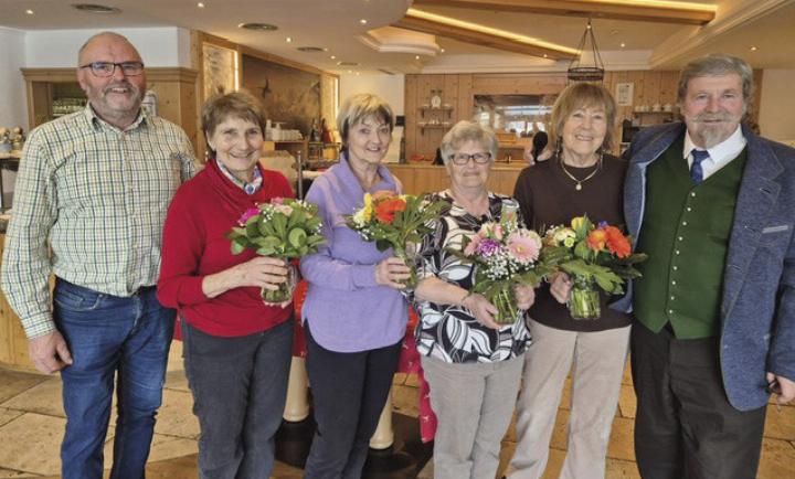 Seniorenclub-hielt-R-ckschau