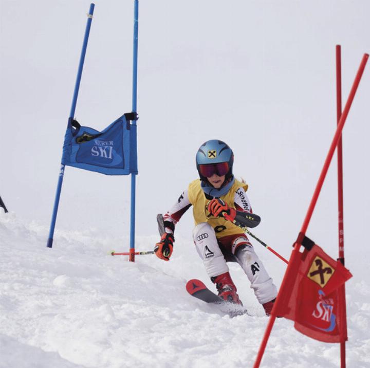 Bezirks-Nachwuchsl-uferinnen-feiern-auf-der-Reiteralm-Dreifachsieg