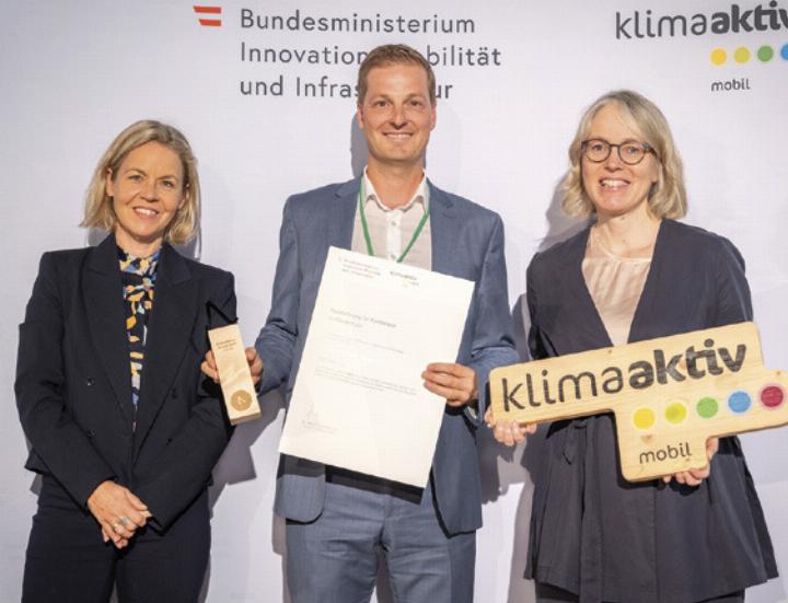 Gr-bming-erh-lt-Fu-verkehrsaward