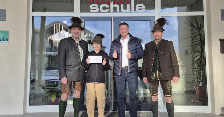 J-ger-Spende-an-die-MS-Haus